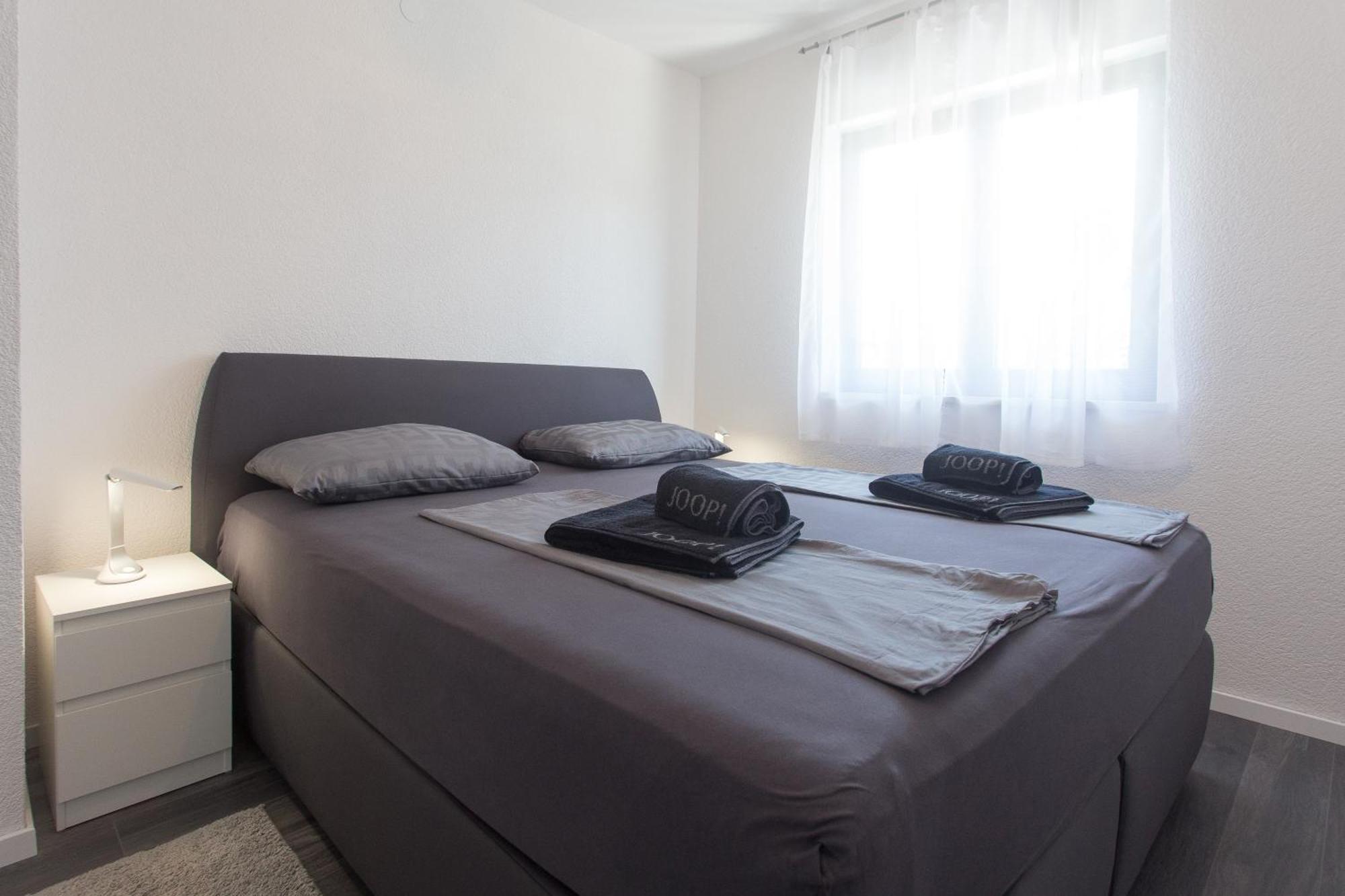Apartmani Stanic Seget Vranjica Habitación foto